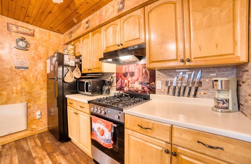 Greentown House | Poconos Hideaway - 1mi to Lake - Firepit - Pets OK