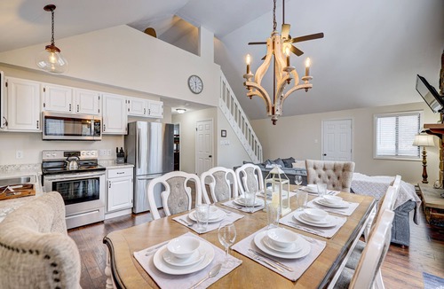 Albrightsville Ski Chalet | Poconos Hideaway - fire pit, grill, hiking and water parks nearby.