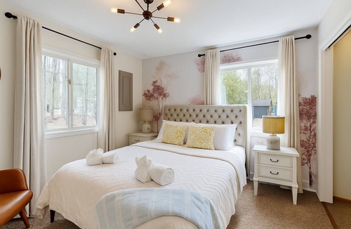 Tobyhanna Hotel | Poconos Hideaway - Woods & Wildlife