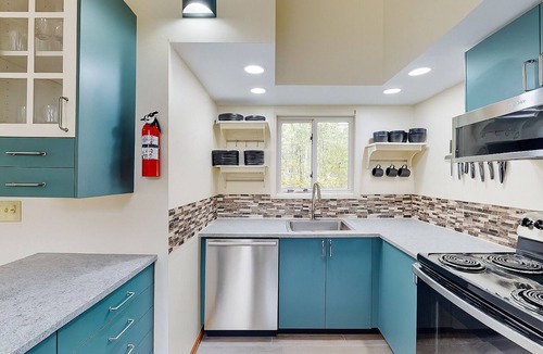 Tobyhanna Hotel | Poconos Hideaway - Woods & Wildlife