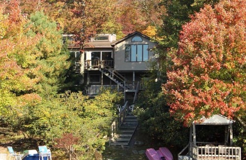 Long Pond House | Poconos Lake House Near Ski Resort