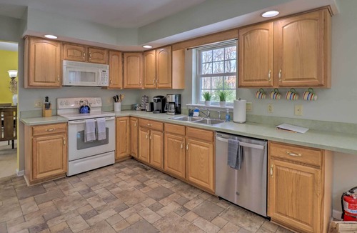 White Haven House | Poconos Lake House w/ Dock, Fire Pit & Game Room!