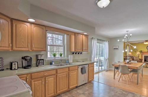 White Haven House | Poconos Lake House w/ Dock, Fire Pit & Game Room!