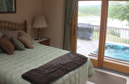 Lake Ariel House | Poconos Lakefront Home-Amazing sunset/views FULL WEEK RENTALS ONLY No Hot tub!