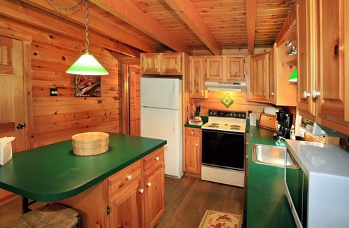 Lehighton Cabin | Poconos Log Cabin Getaway