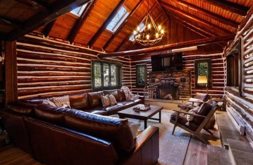 East Stroudsburg House | Poconos Pool Paradise