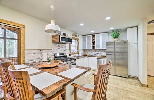 Stroudsburg House | Poconos Vacation Home w/Deck & Fire Pit