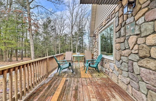 Stroudsburg House | Poconos Vacation Home w/Deck & Fire Pit
