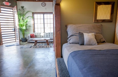 East Hollywood Hostel | PodShare Los Feliz - Hostel