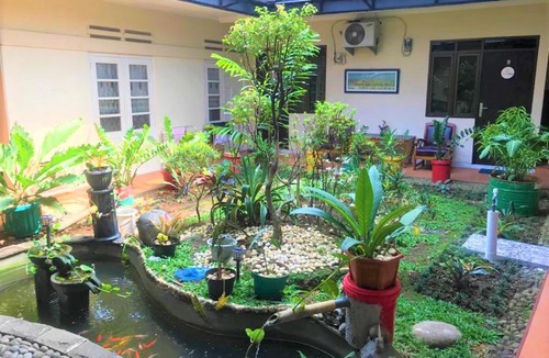 Baranangsiang House | Poetri Guest House Syariah near Kebun Raya Bogor