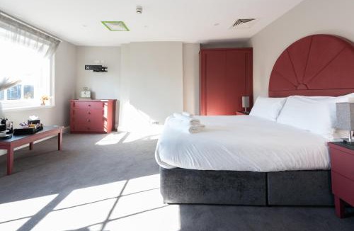 Ely Apartment | Poets 24