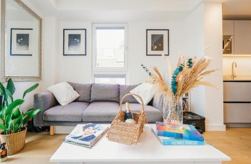 Acton Apartment | Poets Corner