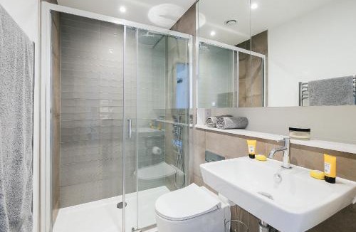 Acton Apartment | Poets Corner