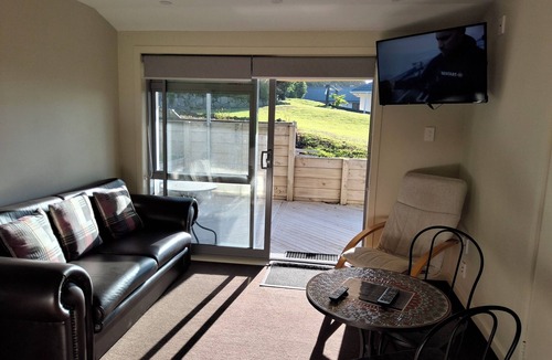 Ohope House | Pohutukawa Groove,at Ohopebeach