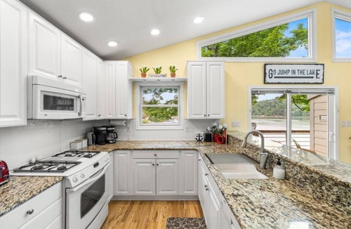 Rocky Top Cottage | Point 3 Paradise - Dbl Decker Dock, Firepit & More