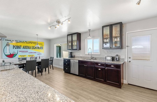 Point Arena House | Point Arena Lighthouse - Assistant Keeper's House 4