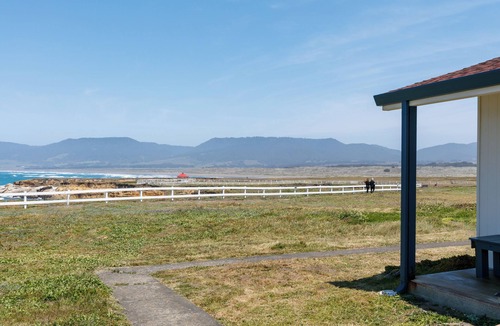 Point Arena Apartment | Point Arena Lighthouse - Bookkeeper's Room