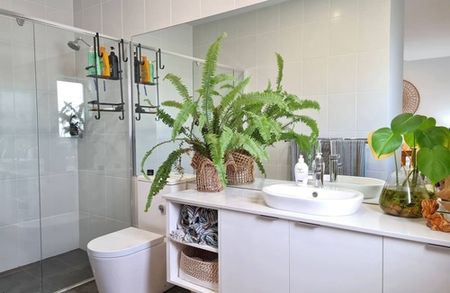 Muloowurtie Hotel | Point Break, Black Point