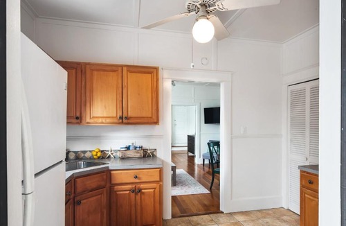 Uptown - Upper Duval House | Point Break Suites