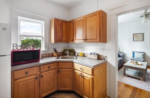 Uptown - Upper Duval House | Point Break Suites