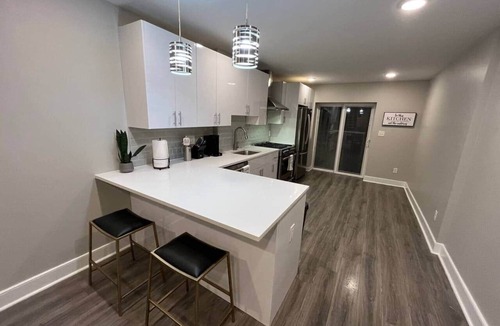 Point Breeze House | Point breeze, full house, 4 room,back yard.