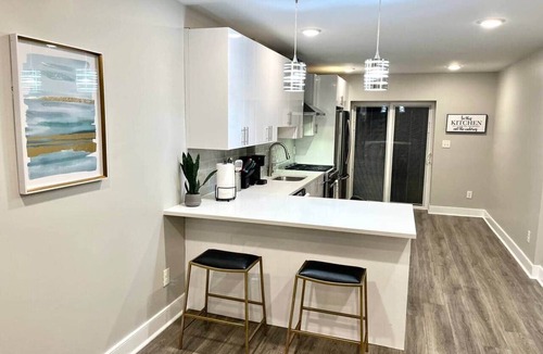 Point Breeze House | Point breeze, full house, 4 room,back yard.