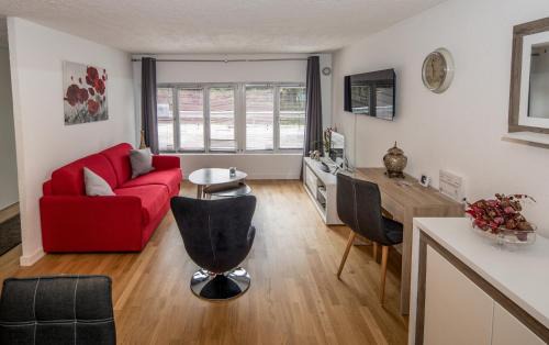 Lancy Apartment | Point Cardinal