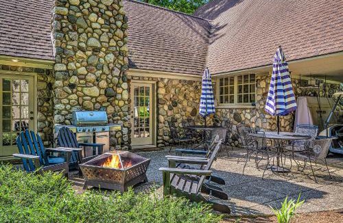 Benton Harbor House | Point Cottage at Point O' Woods