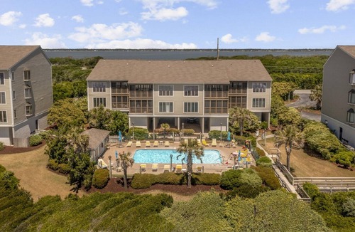Pine Knoll Shores Condo | Point Prospect Shores