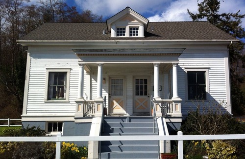 Vashon Island House | Point Robinson Lighthouse - Keeper's Quarters B