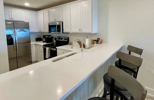 Innerarity Townhomes House | Point Serenity: Beautiful Views & 2 Kayaks!