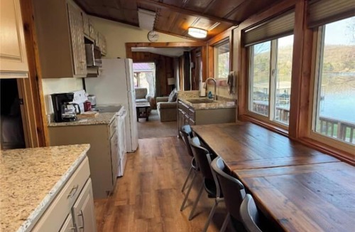 Camdenton Apartment | Point View Resort