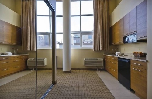 Williamsburg Hotel | Pointe Plaza Hotel