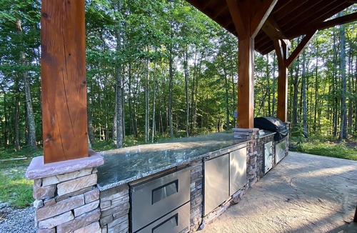 Jamestown Ski Chalet | Pointe View Lodge