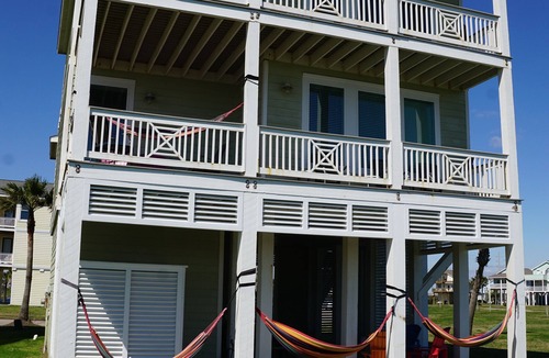 Galveston House | Pointe West BEACHFRONT next to dune walkover! - 4 bed 4 bath