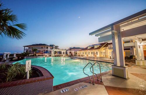 Red Fish Cove Apartment | Pointe West Retreat Unit 302