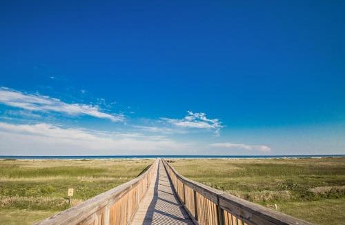 Red Fish Cove Apartment | Pointe West Retreat Unit 302