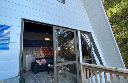 Hamurana House | Pointy Bird, Tranquility, rejuvenating,pets welcome