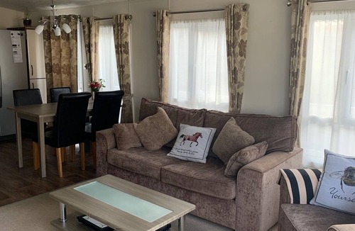 Colchester Villa | Poker Dot Getaway 1 Stay-play-getaway