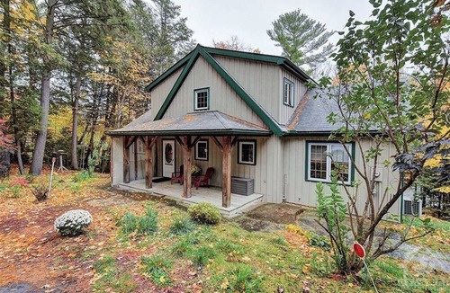 Greater Madawaska Cottage | Polaris Taigh - Waterfront Cottage on the Madawaska River