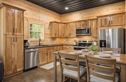 Hanover House | Pole Barn - Rustic 1BR Family Retreat with Open Views