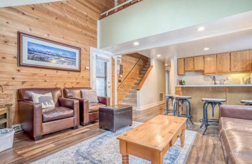 Overlook Park House | Pole House 15 - Meredith Lodging