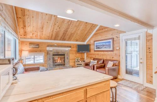 Overlook Park House | Pole House 15 - Meredith Lodging