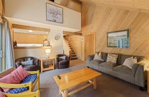 Overlook Park Apartment | Pole House 99 condo