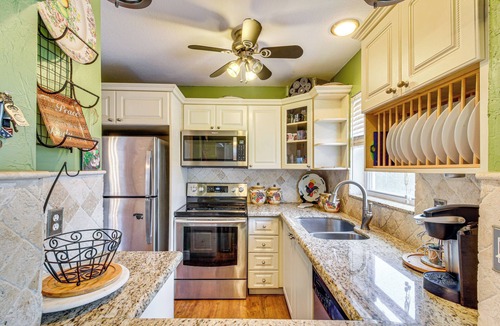 Pompano Beach Cottage | Pompano Beach Bungalow w/Private Pool!