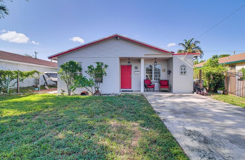 Pompano Beach Cottage | Pompano Beach Bungalow w/Private Pool!