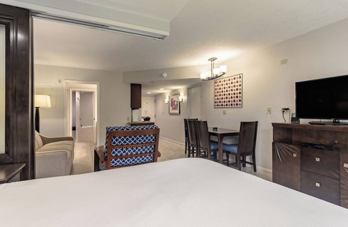 Pompano Beach Resort | Pompano Beach | Relaxed Pool Retreat | Pool + Beach
