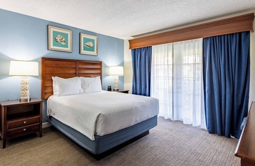 Pompano Beach Resort | Pompano Beach | Relaxed Cabana Stay | Pool + Beach
