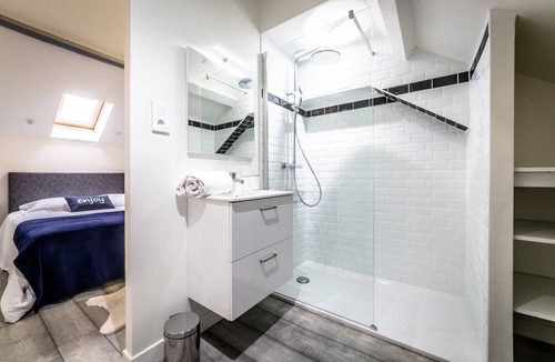 Brive-la-Gaillarde Apartment | POMPIDOU 4 - Chic & Elégant - 2 chambres