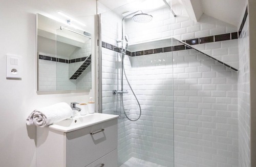 Brive-la-Gaillarde Apartment | POMPIDOU 4 - Chic & Elégant - 2 chambres